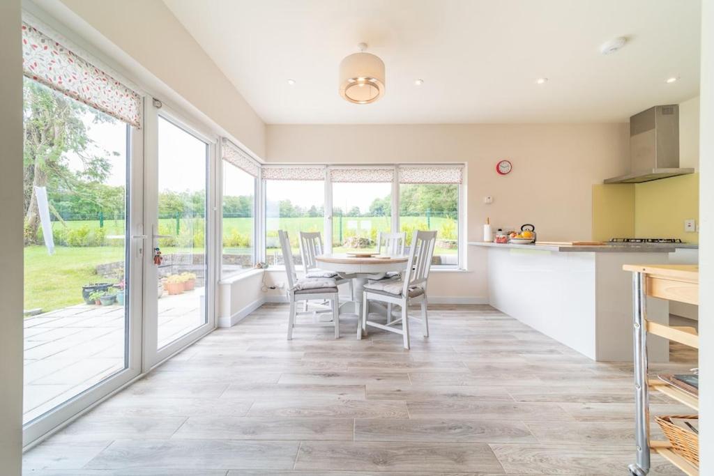 2 Bed Waterfront Property - Close To Courtmacsherry Cork Exterior foto